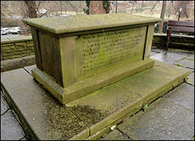 Photo of grave of Elihu Yale